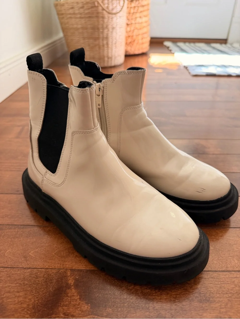 Zara girls Cream Chelsea Lug Boots with Black Sole